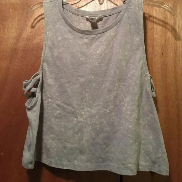 𝅺🍉gray marbled crop top with chris cross sides - Picture 1 of 4